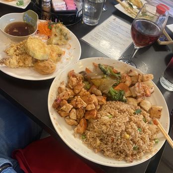 Oishii Hibachi & Sushi - 5 oz. Chicken and 5 oz. Calamari Combo Soft Shell Crab - Japanese Near Me - Moline, Illinois Oishii Hibachi & Sushi - 5 oz. Chicken and 5 oz. Calamari Combo Soft Shell Crab - Japanese Near Me - Moline, Illinois