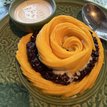 Gao Lhao - Mango sticky rice - Thai Near Me - Seattle, Washington Gao Lhao - Mango sticky rice - Thai Near Me - Seattle, Washington