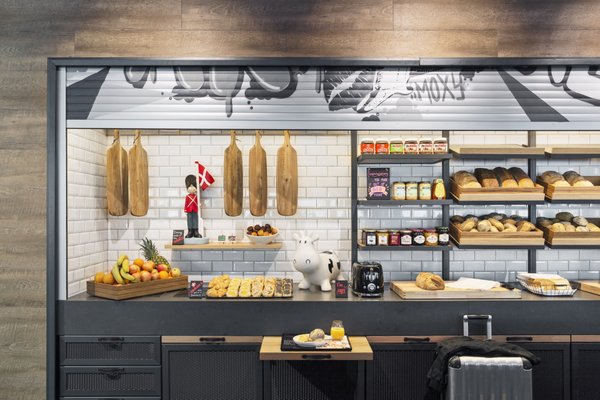 Moxy Copenhagen Sydhavnen by null