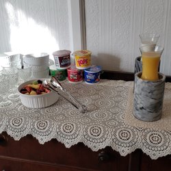 Sweet Cane Inn Bed & Breakfast - Breakfast bar
