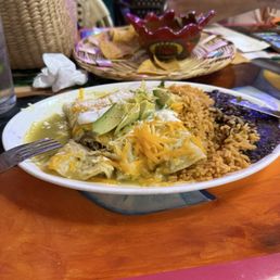 Enchiladas suiza shredded chicken Enchiladas suiza shredded chicken
