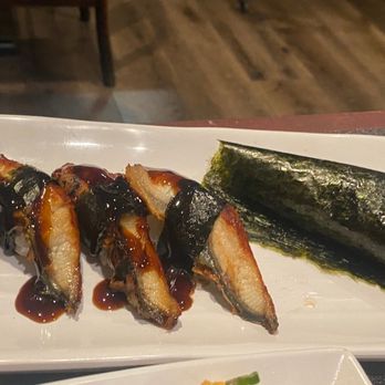 Maru Sushi - Fresh water eel nigiri sushi and salmon skin handroll - Sushi Bars Near Me - Westminster, California