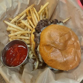 Russell’s - Burger and fries - American Near Me - Saint Paul, Minnesota