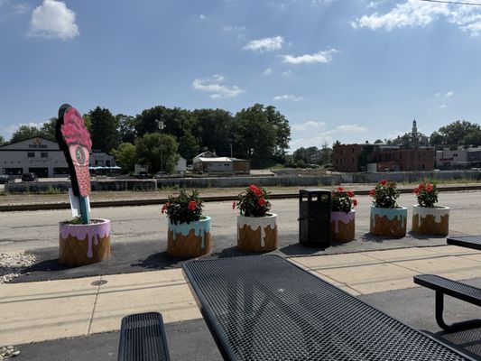 Foxy's Ice Cream by null