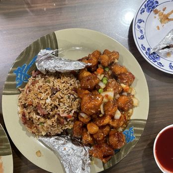 Jade Fountain Chinese Restaurant - Combo #3. Pork fried rice, foil chicken and garlic chicken - Chinese Near Me - Lodi, California Jade Fountain Chinese Restaurant - Combo #3. Pork fried rice, foil chicken and garlic chicken - Chinese Near Me - Lodi, California