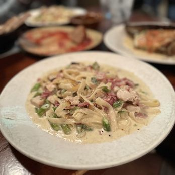 Zanata - Chicken Alfredo Llanito - Italian Near Me - Rockwall, Texas Zanata - Chicken Alfredo Llanito - Italian Near Me - Rockwall, Texas