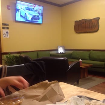 Garlic 'n Lemons - Nice lounging area - Middle Eastern Near Me - Boston, Massachusetts
