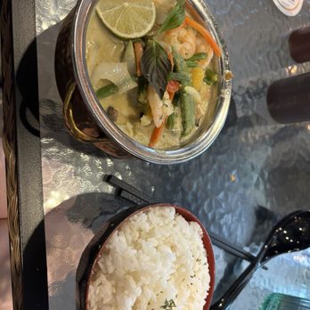 J's Asian Kitchen - Curry dish with shrimp - Ramen Near Me - Tampa, Florida