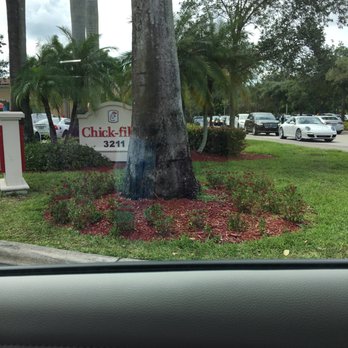 Chick-fil-A - Line waiting to order - Fast Food Near Me - Miramar, Florida