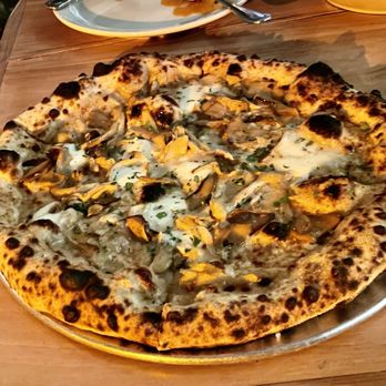 Grá - Mushroom pizza - Pizza Near Me - Los Angeles, California Grá - Mushroom pizza - Pizza Near Me - Los Angeles, California