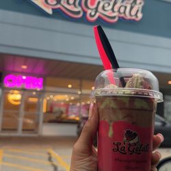 La Gelati - Dubai Chocolate Covered Strawberry