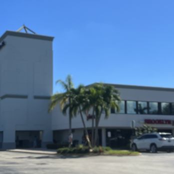 Venetian Isles Shopping Center - Shopping Centers Near Me - Lighthouse Point, Florida Venetian Isles Shopping Center - Shopping Centers Near Me - Lighthouse Point, Florida