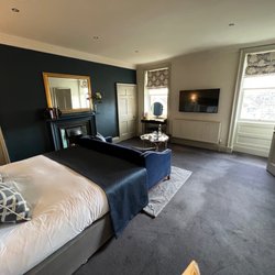The Queensberry Hotel - The main room