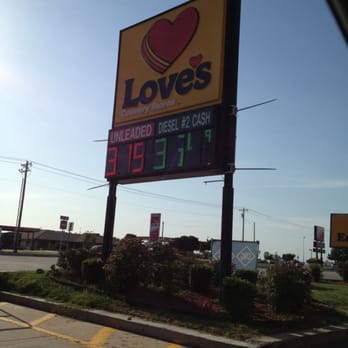 Love's Travel Stop - Gas Stations Near Me - Oklahoma City, Oklahoma