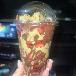 Dubai strawberry cup