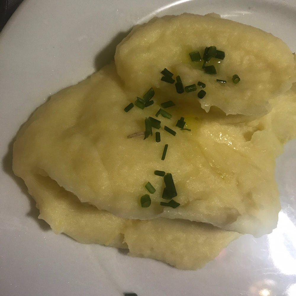 La Cave Gourmande - Mash potatoes with my stew - Bistros Near Me - Paris, 75 La Cave Gourmande - Mash potatoes with my stew - Bistros Near Me - Paris, 75