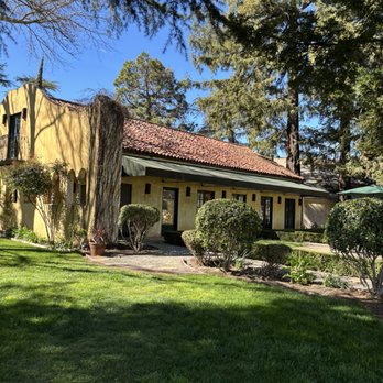 Backstage Winery - Wine Tasting Room Near Me - Napa, California