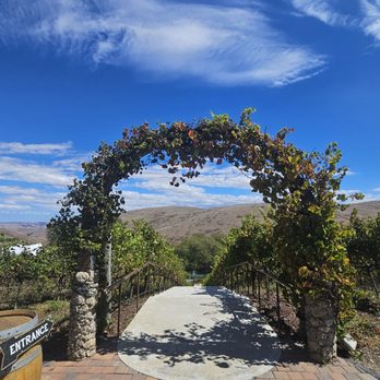 Nella Terra Cellars - Vineyard - Wineries Near Me - Sunol, California Nella Terra Cellars - Vineyard - Wineries Near Me - Sunol, California