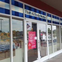 Bath & Body Works - Front Entrance. During covid-19, there are letting 10 people at a time