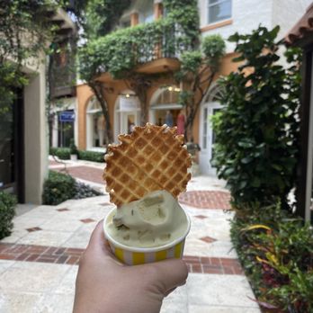 Piccolo Gelato - Pistachio Gelato with homemade wafer cookie - Coffee & Tea Near Me - Palm Beach, Florida Piccolo Gelato - Pistachio Gelato with homemade wafer cookie - Coffee & Tea Near Me - Palm Beach, Florida
