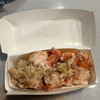 Luke's Lobster Rittenhouse - 6oz. Lobster Roll - Seafood Near Me - Philadelphia, Pennsylvania Luke's Lobster Rittenhouse - 6oz. Lobster Roll - Seafood Near Me - Philadelphia, Pennsylvania