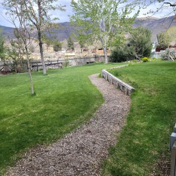 Walker Burger - Picnic area to sit and relax. My wife and I had never felt relaxed as we ate our food. - Burgers Near Me - Coleville, California