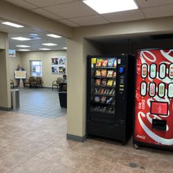 Ray Skillman Westside Auto Mall - Waiting and vending