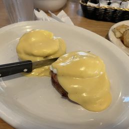 Eggs Benedict