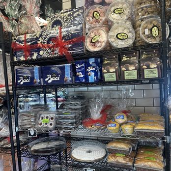 Dortoni Bakery - Bakeries Near Me - Levittown, New York