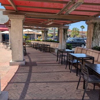 Paramount Town Center West - Outdoor seating - Shopping Centers Near Me - Paramount, California Paramount Town Center West - Outdoor seating - Shopping Centers Near Me - Paramount, California