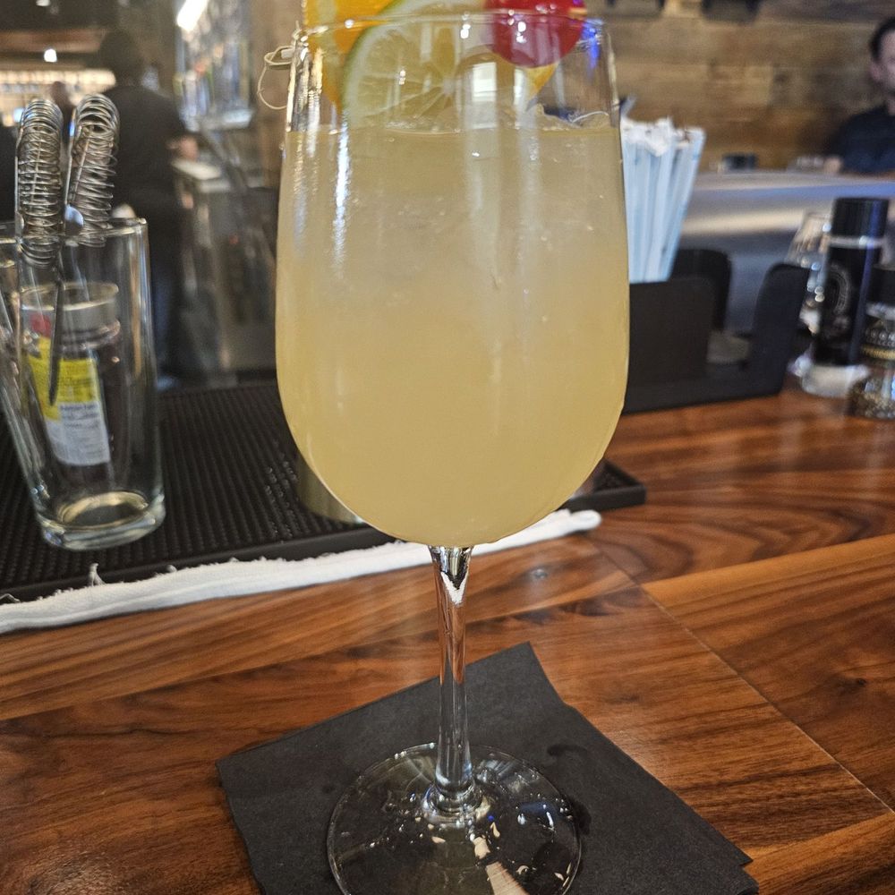 Sedona Taphouse - White Wine Sangria - New American Near Me - Novi, Michigan Sedona Taphouse - White Wine Sangria - New American Near Me - Novi, Michigan