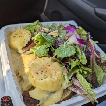 Guieb Cafe - Short rib eggs benedict - New American Near Me - Honolulu, Hawaii
