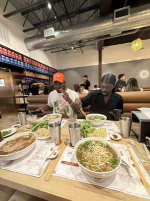 Di An Pho by null