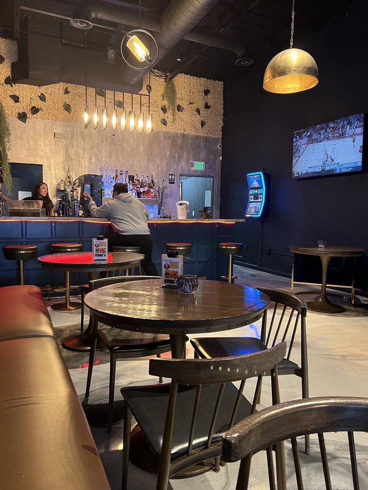 The Lounge at Six Image
