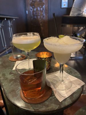 Bar Buena by null