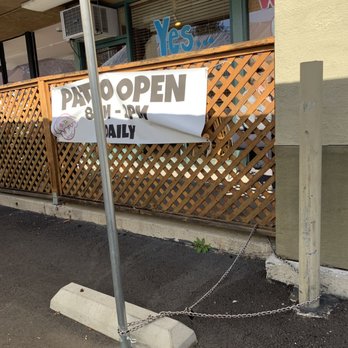 Hobee's Restaurant - Outdoor seating with socially distanced tables - Breakfast & Brunch Near Me - Sunnyvale, California