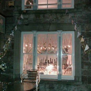 Y Tebot Bach - Y tebot Bach by night - Coffee & Tea Near Me - Caernarfon, GWN Y Tebot Bach - Y tebot Bach by night - Coffee & Tea Near Me - Caernarfon, GWN