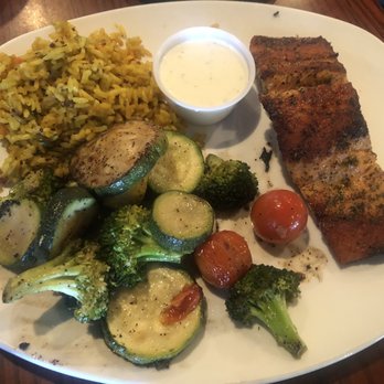 Carolina Ale House - Salmon w/veggies - American Near Me - Augusta, Georgia Carolina Ale House - Salmon w/veggies - American Near Me - Augusta, Georgia