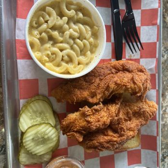 Byrd's Hot Chicken - 2 Tenders with Mac and cheese side - Chicken Shop Near Me - Schererville, Indiana
