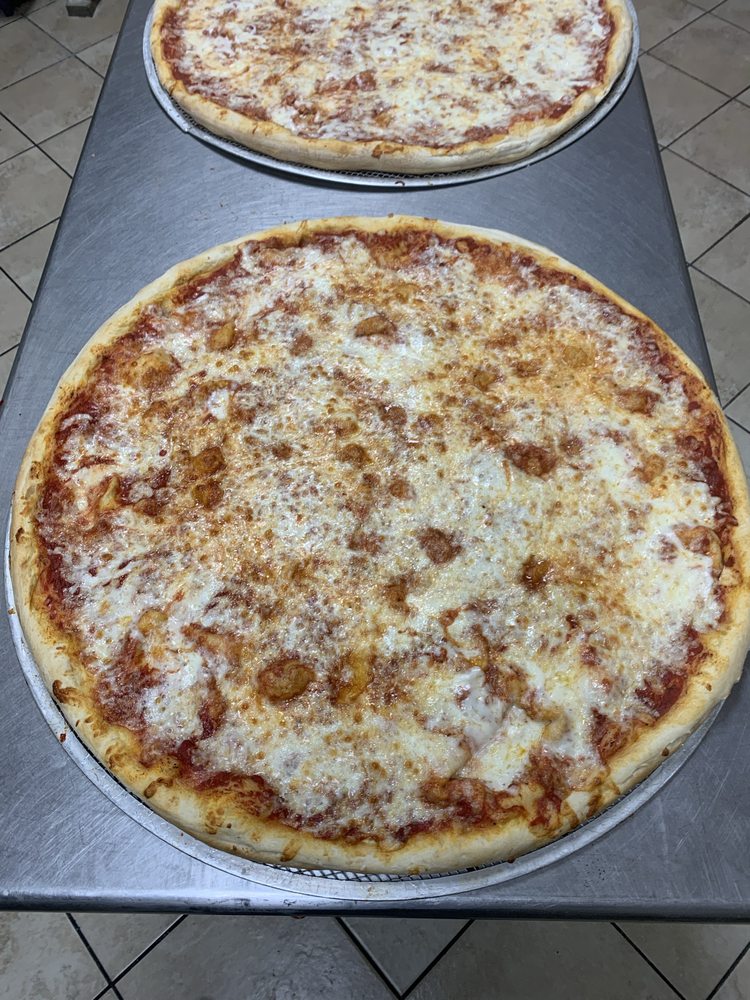 Milano’s Pizza Logo