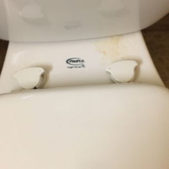 Hotel Texas Hallettsville - Dirty toilet- smelled like pee in bathroom - Hotels Near Me - Hallettsville, Texas Hotel Texas Hallettsville - Dirty toilet- smelled like pee in bathroom - Hotels Near Me - Hallettsville, Texas