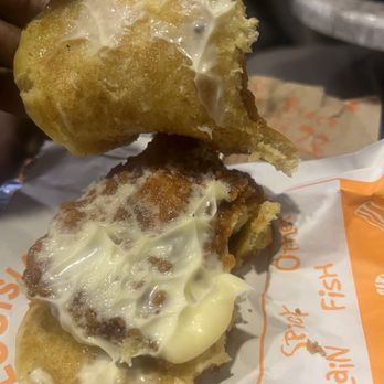 Popeyes Louisiana Kitchen - Top of sandwich - Chicken Wings Near Me - Arcadia, Florida