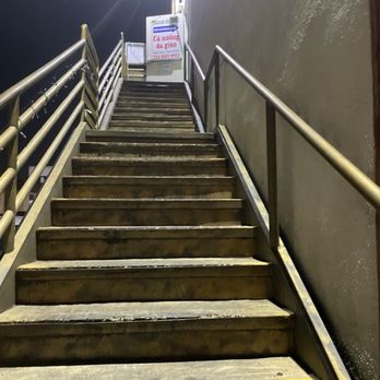 Quan Ca SaiGon - Up these creepy stairs - Vietnamese Near Me - Garden Grove, California Quan Ca SaiGon - Up these creepy stairs - Vietnamese Near Me - Garden Grove, California