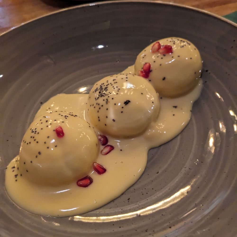Schnitzelei Mitte - Apricot dumpling dessert - Schnitzel Near Me - Berlin, BE Schnitzelei Mitte - Apricot dumpling dessert - Schnitzel Near Me - Berlin, BE