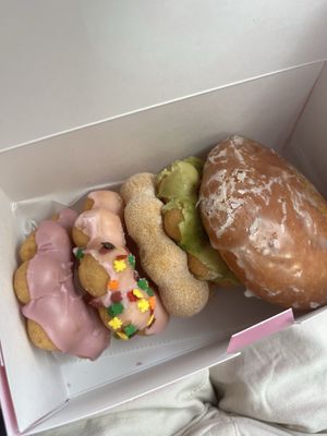 Coco Donuts & Coffee Williams by null