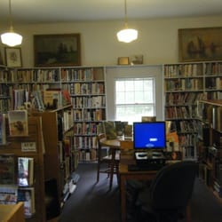 Tyler Free Library - They have a computer