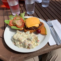 Beanery 2 Bistro - The Homestyle Cheeseburger, yummy!