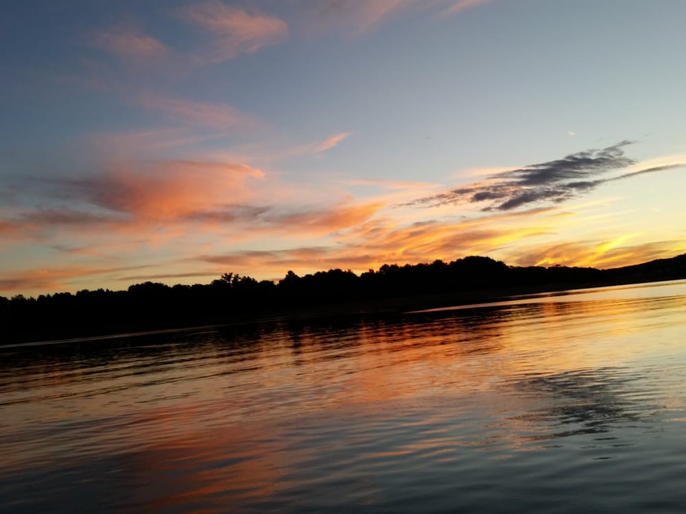 ANNIES POINT Updated May 2024 847 Lakeshore Dr, Dandridge