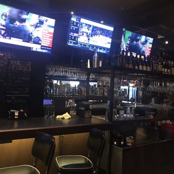 Bar Louie - Carmel - Bar area of Bar Louie - Bars Near Me - Carmel, Indiana