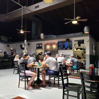 Maui Brewing - Dining area - Brewpubs Near Me - Lahaina, Hawaii